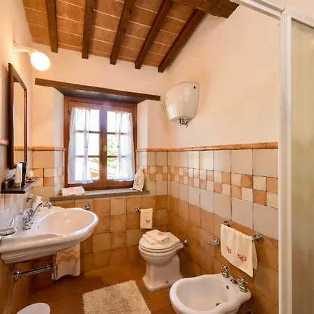 Popoltaio-schiacciato Sleeps 4 Pool T762687