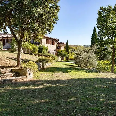 Popoltaio-schiacciato Sleeps 4 Pool T762687 Ravigliano